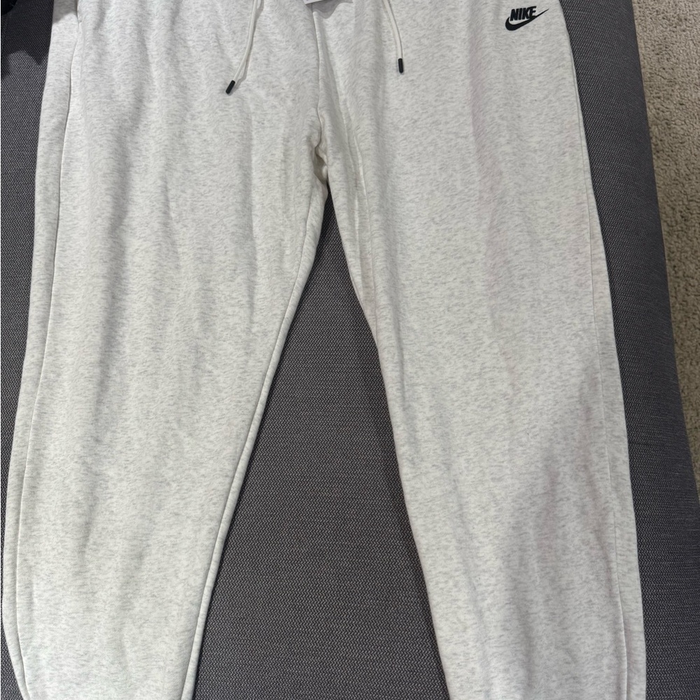 Nike light Gray joggers - Picture 2 of 7